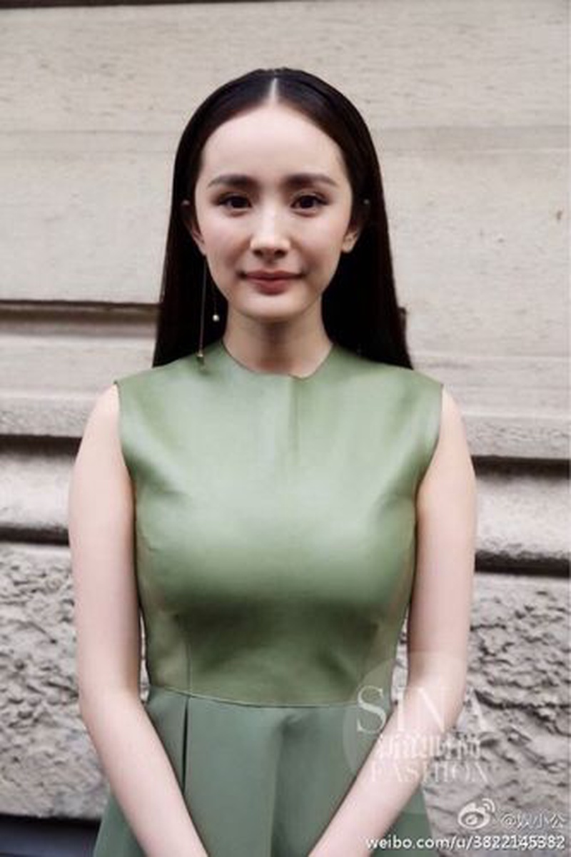 炸裂！大幂幂杨紫内场头挨头狂聊，这哪里是修罗场分明是闺蜜局！